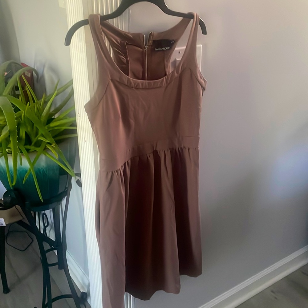 CYNTHIA ROWLEY Taupe Dress Sz M